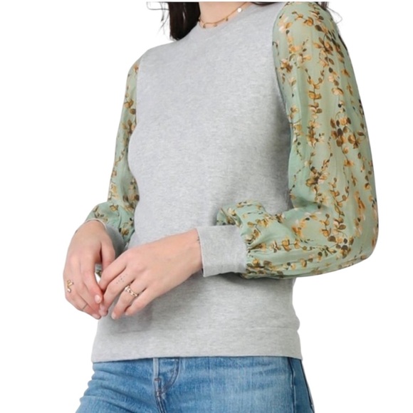 Anthropologie Sweaters - Current Air Anthro Gray Knit Sweater Knit Contrasting Floral Print Sleeve Top  M